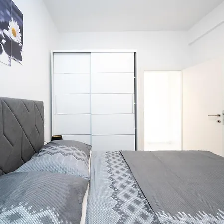 Apartment With Parking Space - 24646