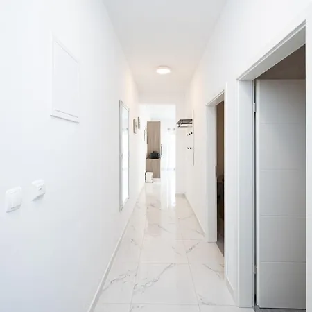 With Parking Space - 24646 Апартаменты Задар