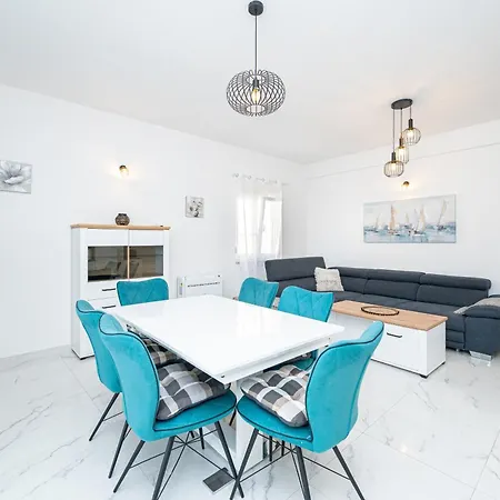 With Parking Space - 24646 شقة *