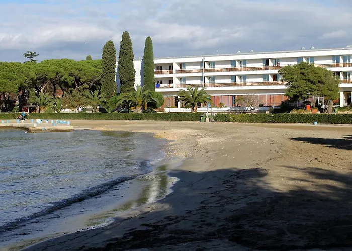 With Parking Space - 24646 شقة زادار